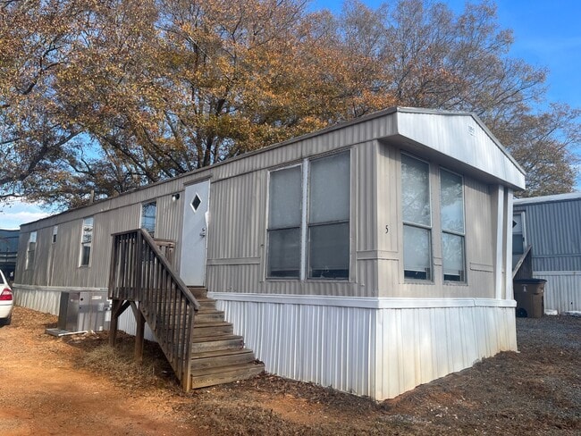 Building Photo - 109 Embert Ln