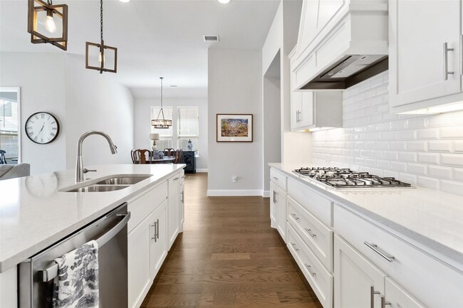 1812 Scotney Ct