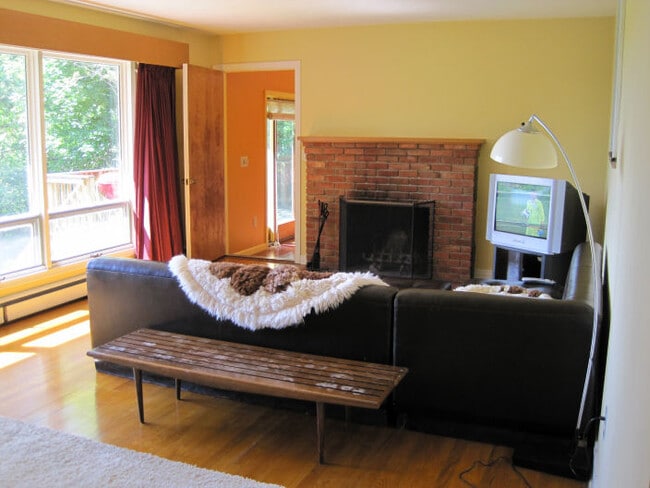 Building Photo - 112 Turkey Hill Rd Unit 112 Turkey Hill Rd