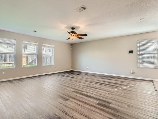Photo - 11010 Walkup Way