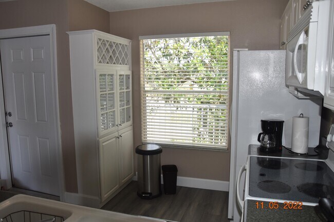 Photo - 2504 Woodgate Blvd
