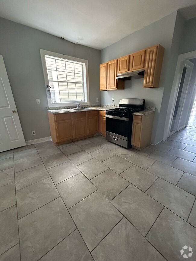 Building Photo - 814 S 17th St Unit Apt 2