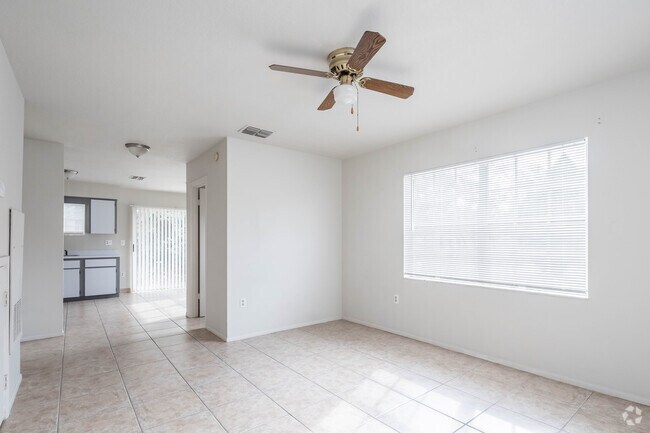 2BR, 1.5BA - 1,043SF - Livingroom