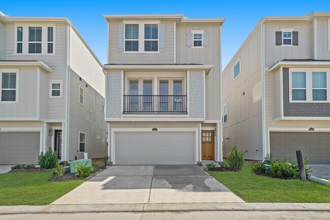 Photo - 13305 Moncloa Dr