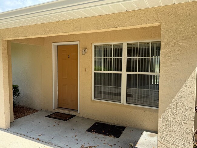 Building Photo - 2 Bedroom/2 Bathroom Apartment