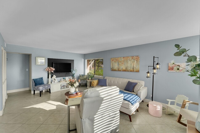 Photo - 261 Wimbledon Lakes Dr