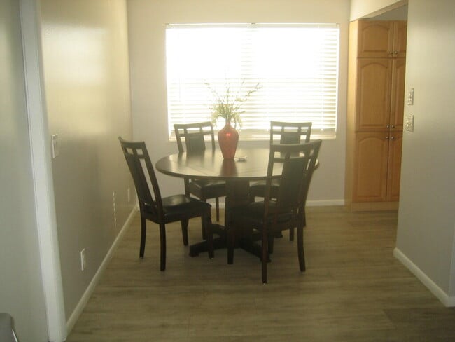 Photo - 340 Mansfield Dr