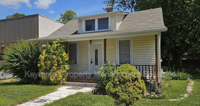 Photo - 1429 W 12th St House