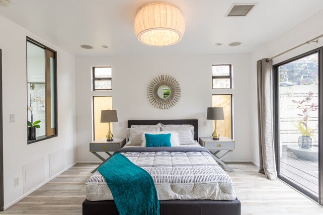 Photo - 13263 Venice Blvd