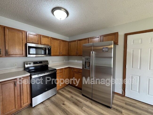 Photo - 829 Willen Ln