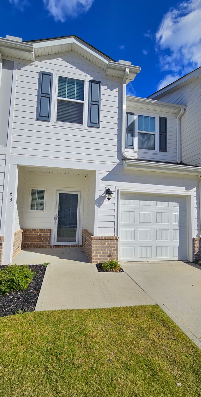 Photo - 635 Millwright Wy