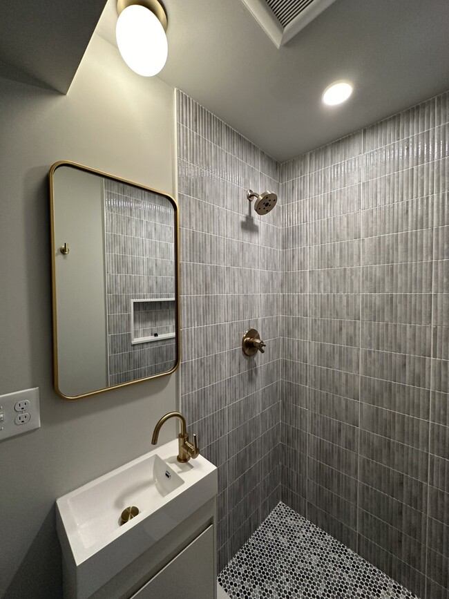 Photo - 183 Maverick St Condo