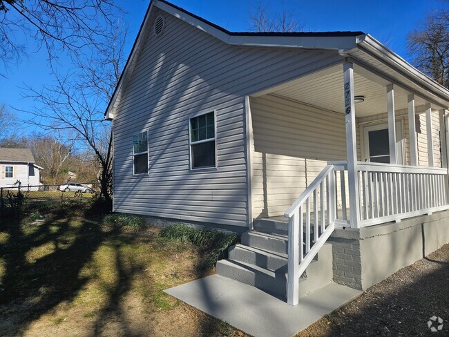 Building Photo - 2726 Wilson Ave Rental