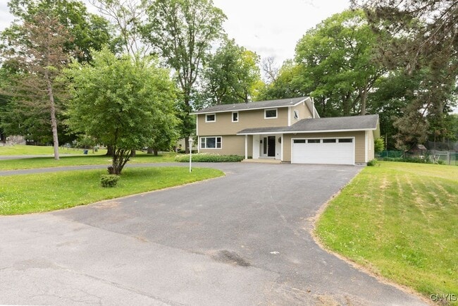 Photo - 117 Treeland Cir