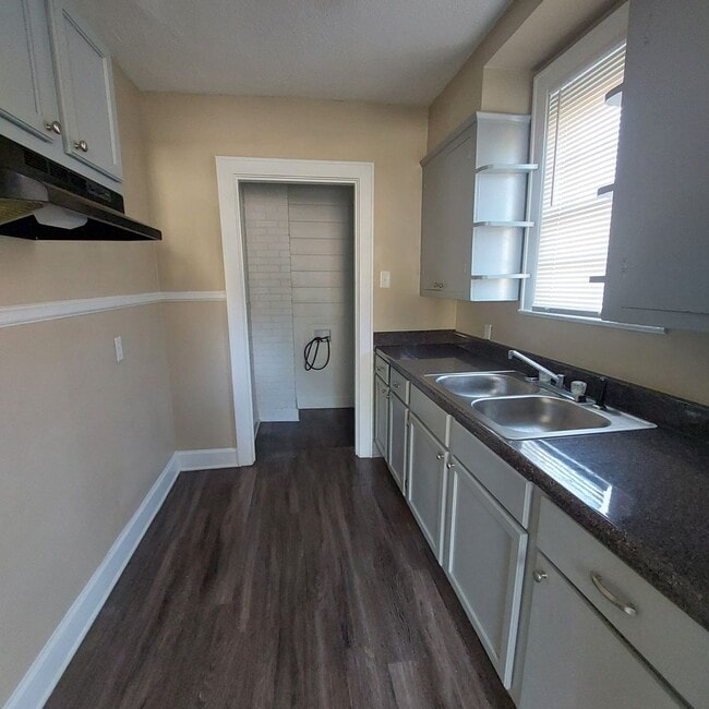 Photo - 929 Maple Dr