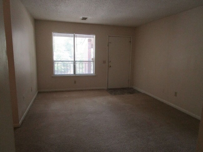 Photo - 251 Rast St