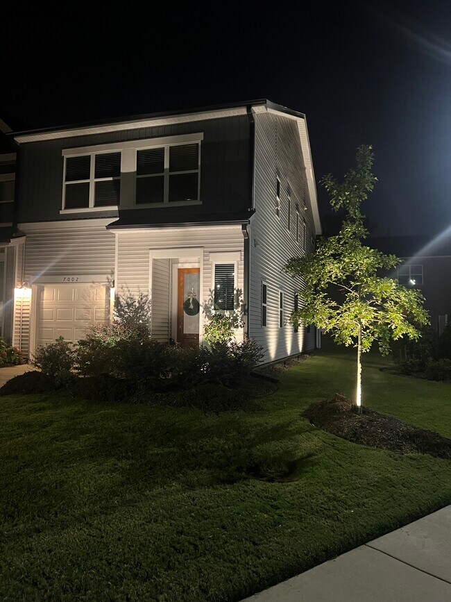 Photo - 7002 Fairmile Run