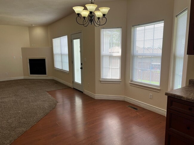 Photo - 3 Bedroom Ozark Home in Wonderful Neighborhood!