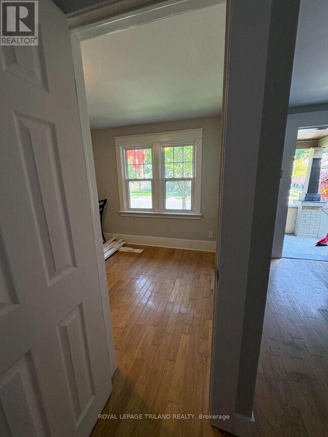 Photo - 193 Huron St