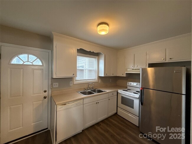 Photo - 1613 N Sharon Amity Rd