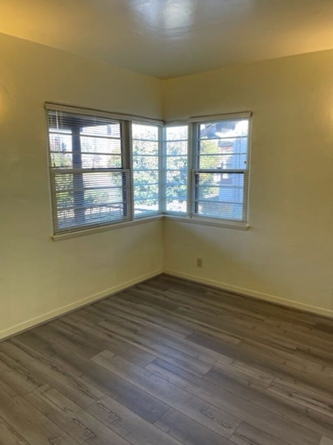 Photo - ELEV1817 Unit 01