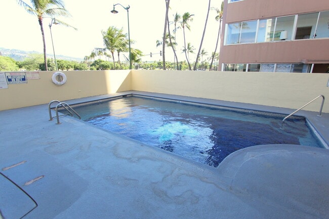 Photo - **KEALANI 2BD/2BA/1PK WAIKIKI CONDO FOR RENT** Unidad 602