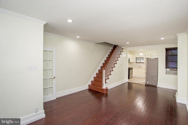 Building Photo - 2043 Gerritt St Rental