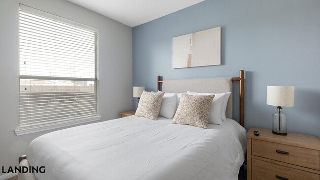 Photo - 14807 Woodland Hills Dr Unidad 9307