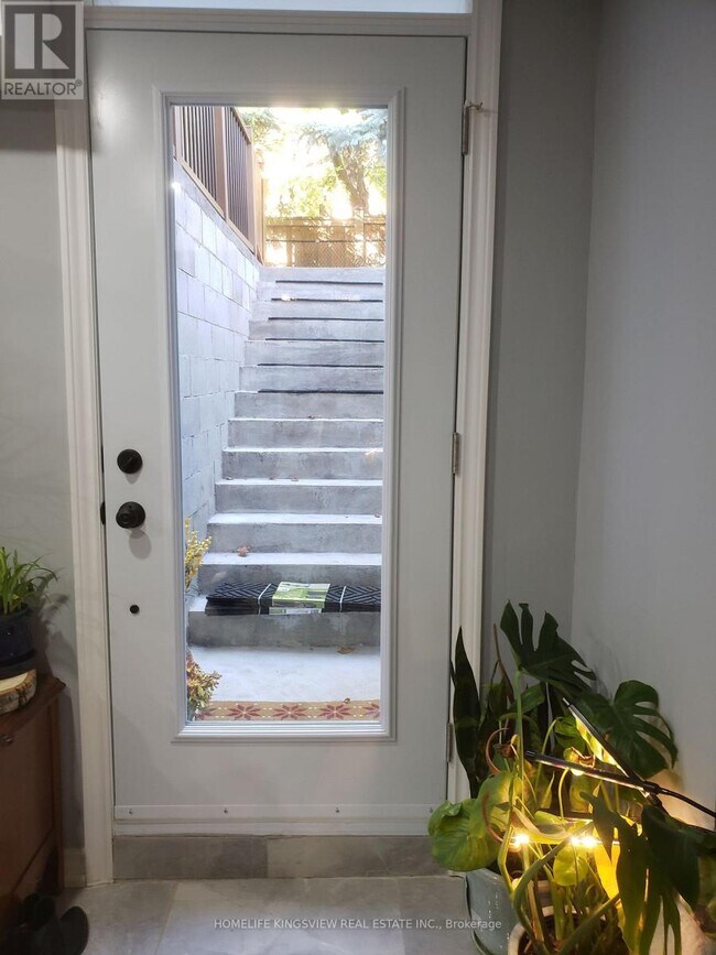 Photo - 24 Weston Crescent