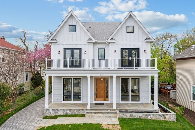 Building Photo - Stunning 2025 New Build Rental