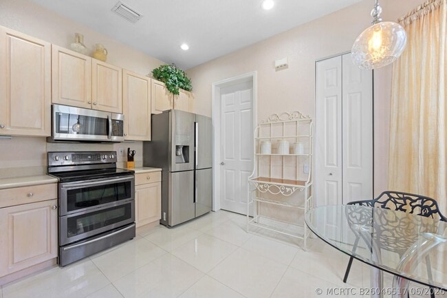 Photo - 1384 Harbor Ct