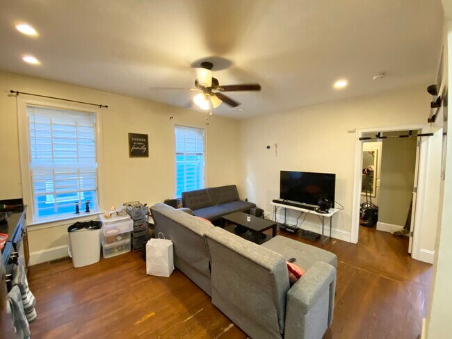 Photo - 178 Hillside St Unit 1