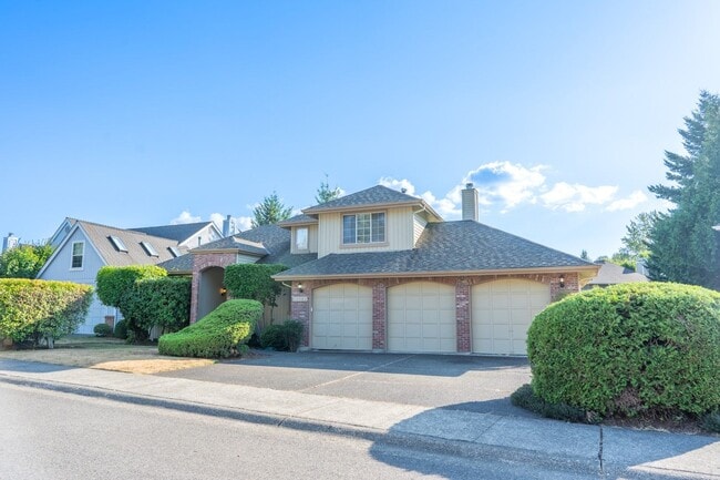 Photo - 3Bd/2.5Ba Bellevue House( Newport Hill)