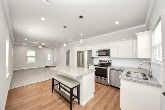 Photo - Renovated Houston Gem Near Downtown & the Medical Center