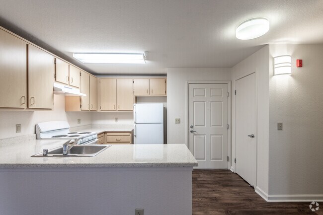 2BR / 1 BA – 804 SF