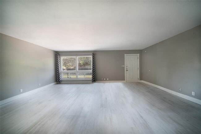 500 E Riverside Dr Unit 242
