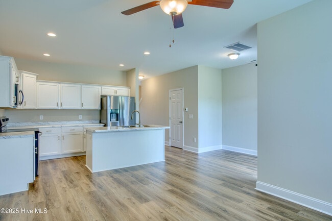Photo - 329 S Stingray Ln
