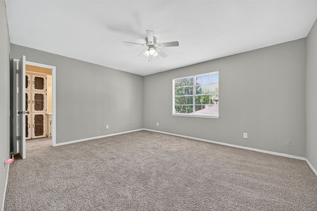 Photo - 5414 Spanish Oak Dr