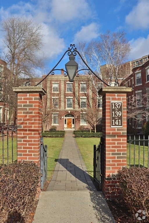 Building Photo - 149 Beaconsfield Rd Unit 2 Rental