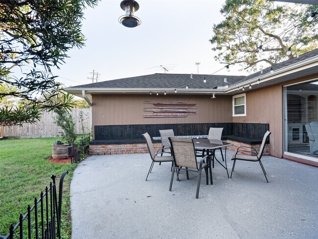 9403 Timberside Dr