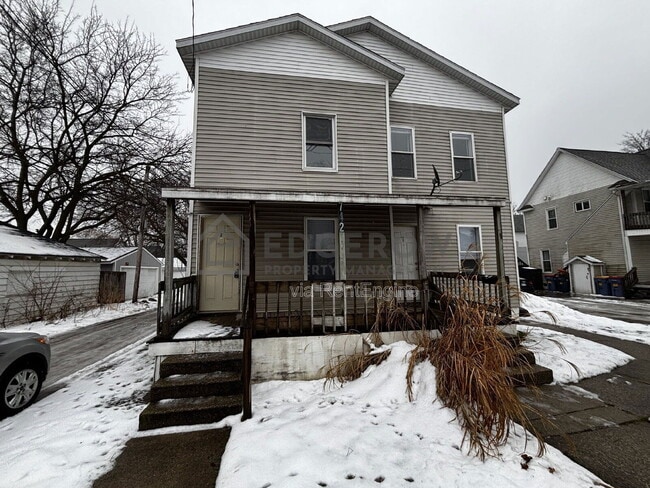 Building Photo - 742 Mc Reynolds Ave NW