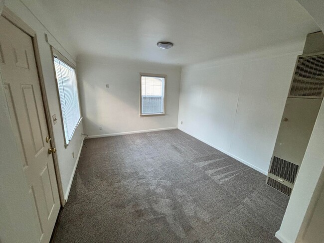 Photo - Cozy Two Bedroom Home in Salem