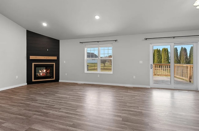 Photo - 4 Bedroom- 2.5 Bathroom New Build Duplex- Pulaski!