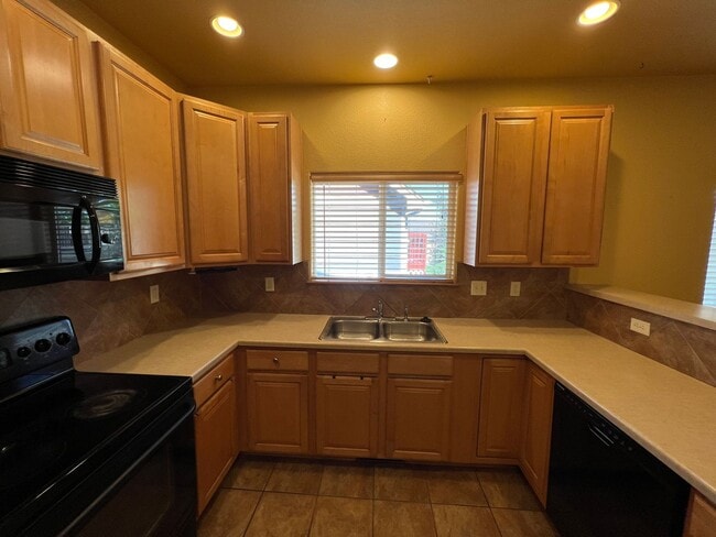 Photo - 3 bed 3.5 Bath with Bonus Studio Suite Above Detached Garage!