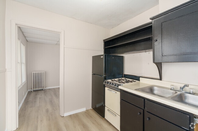 1BR, 1BA - 575SF - Kitchen - Biston Apartments