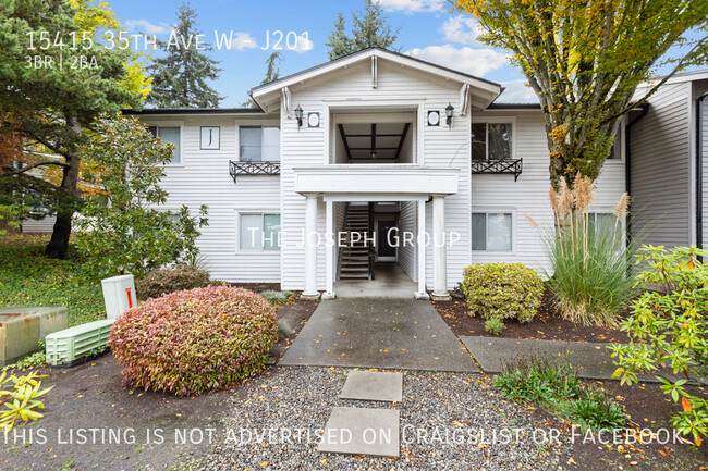 Charming 3 bed/2 bath in Lynnwood! - Charming 3 bed/2 bath in Lynnwood! Condo Unit J201