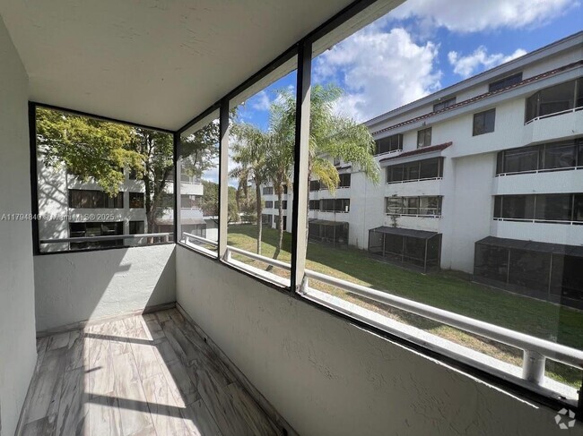 Building Photo - 8205 SW 152nd Ave Unit F-206 Rental