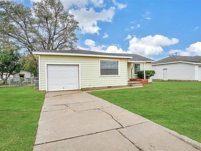 Photo - 1109 E Chestnut St