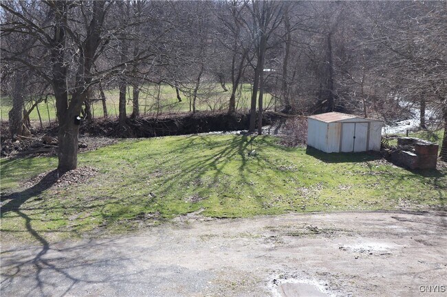 Photo - 143 W Genesee St