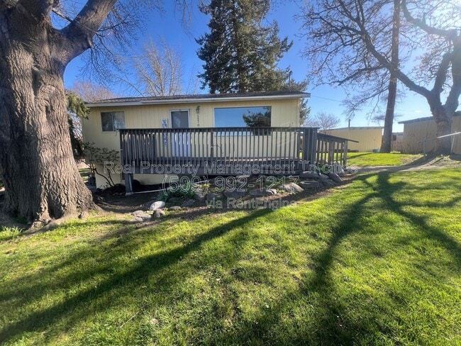 Building Photo - 5210 W Henry St